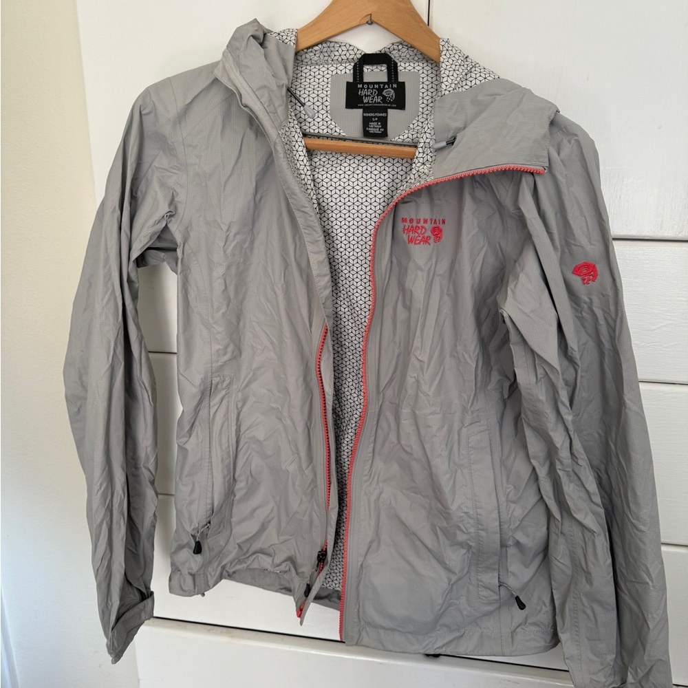 Mountain Hardwear Women's Light Gray Rain Jacket